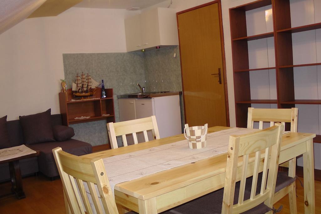 Apartment And Rooms Aracic Korenica Quarto foto