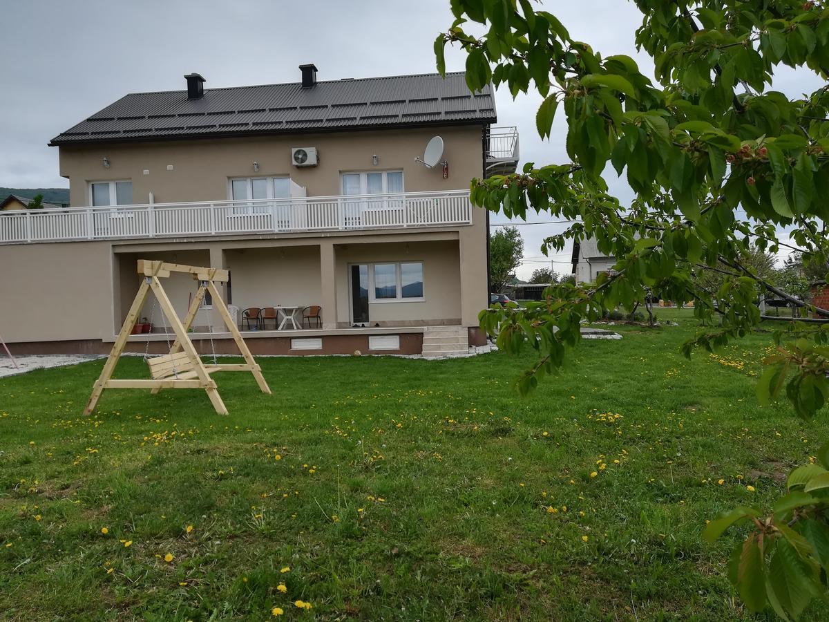 Apartment And Rooms Aracic Korenica Exterior foto
