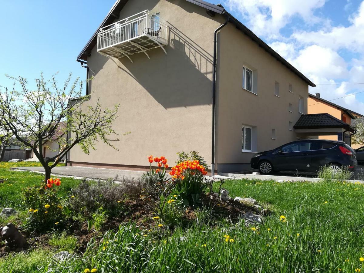 Apartment And Rooms Aracic Korenica Exterior foto